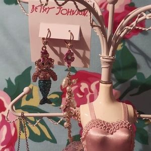 Betsey Johnson Bearmaid  🐻 earrings